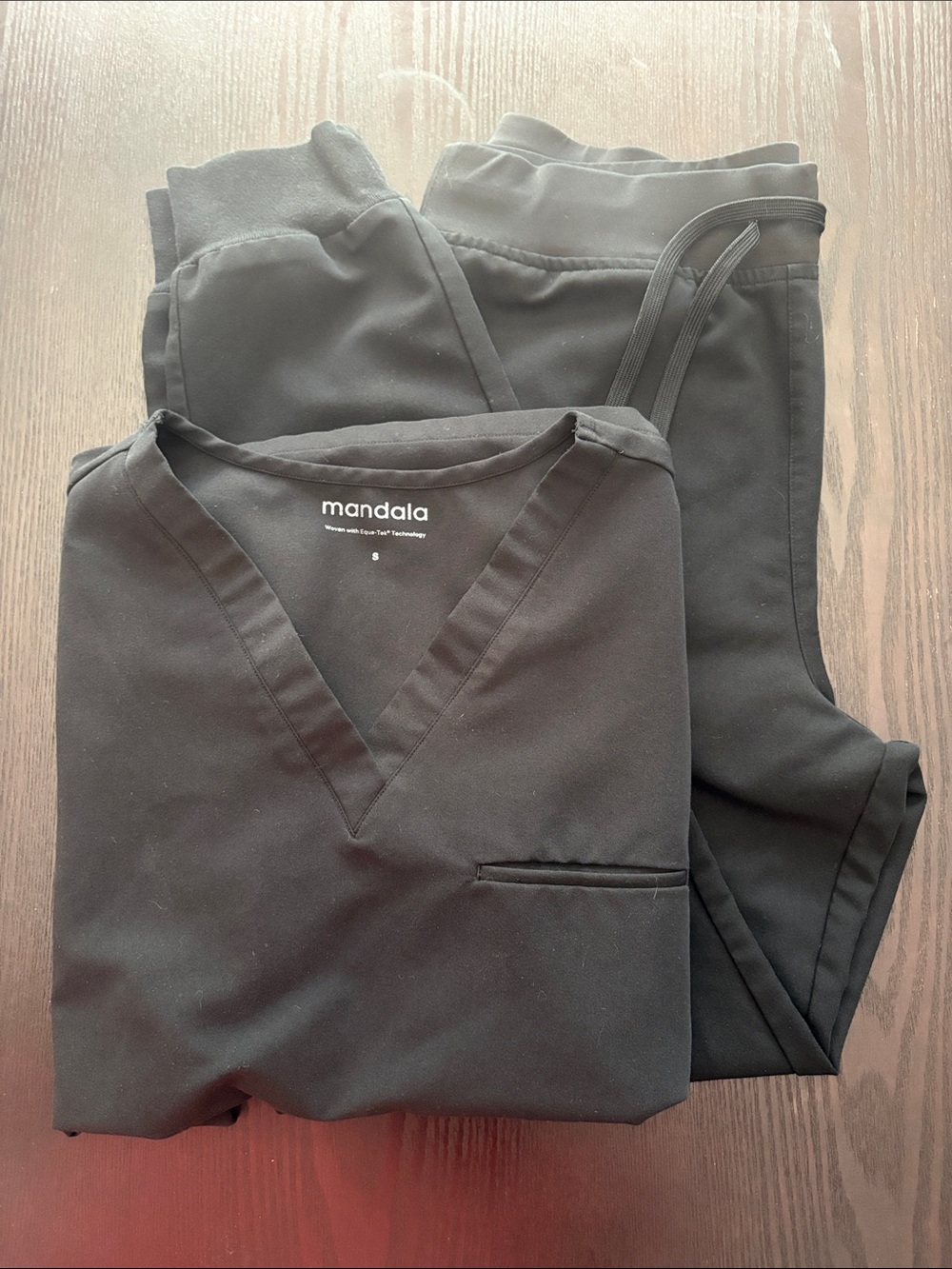 Mandala women’s scrub set size small